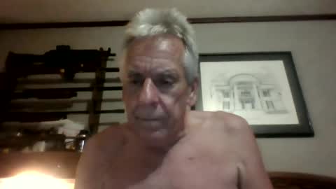 Snapshot of lickmysnowballs chatting on June 27, 7:02 am lickmysnowballs online show from June 27, 7:02 am