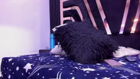 licy online show from December 13, 8:37 pm