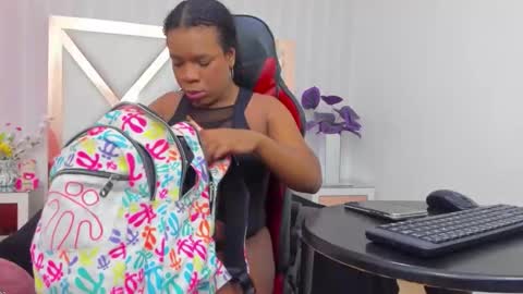 licyevans1 online show from November 29, 7:06 pm