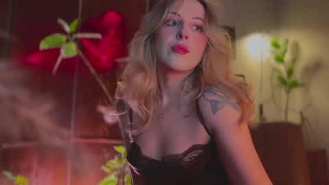 Snapshot of lierie chatting on March 22, 6:33 pm its my birthday today so im offline but id be so happy if you felt like sending me a birthday love while im away online show from March 22, 6:33 pm