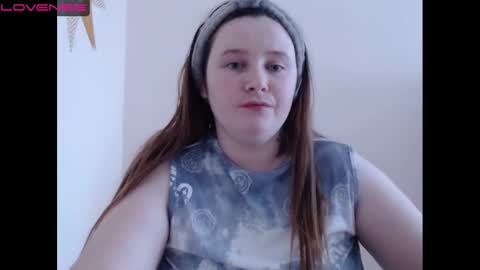 light_lunaa online show from January 8, 8:49 am