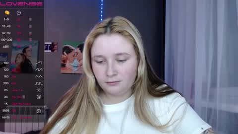 light_lunaa online show from November 13, 2:05 pm