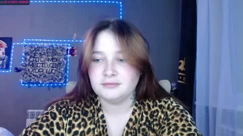 light_lunaa online show from May 31, 3:30 pm