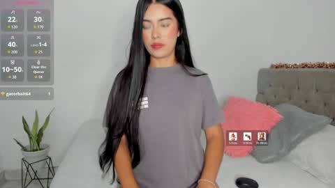 Snapshot of lightshine_ chatting on May 14, 1:23 am Maddie online show from May 14, 1:23 am