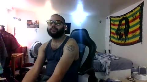 Snapshot of lightskinned666 chatting on October 31, 11:06 pm lightskinned666 online show from October 31, 11:06 pm