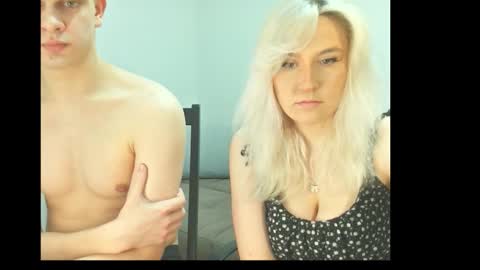 lii_gong_ online show from February 15, 4:03 pm