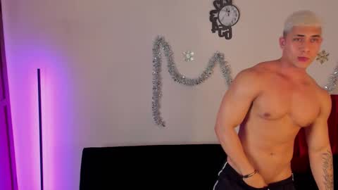 Snapshot of liiam_jesus chatting on November 13, 2:32 am liiam_jesus online show from November 13, 2:32 am