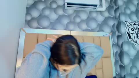 Miia online show from February 2, 7:01 pm