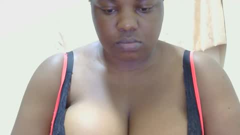 Snapshot of liilcutiee chatting on May 9, 11:10 pm Lily online show from May 9, 11:10 pm