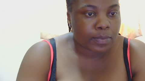 Snapshot of liilcutiee chatting on June 18, 9:47 am Lily online show from June 18, 9:47 am