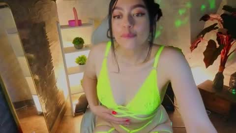 Snapshot of liisa_thompson_ chatting on May 29, 1:42 pm liisa_thompson_ online show from May 29, 1:42 pm