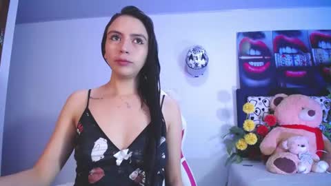 Snapshot of lika_little3 chatting on June 13, 11:35 pm Liika online show from June 13, 11:35 pm