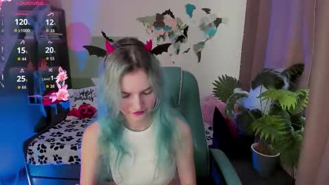 Snapshot of lika_sky chatting on October 31, 11:11 am lika_sky online show from October 31, 11:11 am