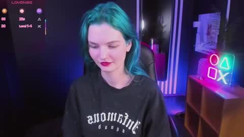 Snapshot of lika_sky chatting on November 25, 3:56 pm lika_sky online show from November 25, 3:56 pm