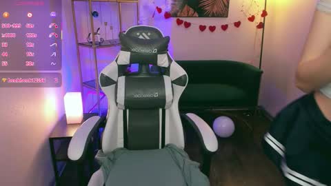 Snapshot of lika_sky chatting on March 5, 11:06 am lika_sky online show from March 5, 11:06 am