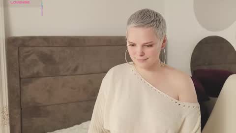 likaaberry online show from September 24, 4:21 pm