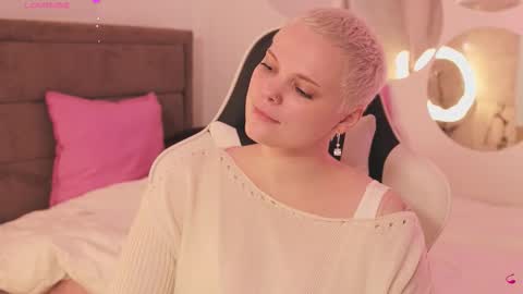 likaaberry online show from February 5, 11:37 am