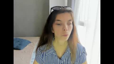 Snapshot of likaaeiston1 chatting on June 11, 10:24 am likaaeiston1 online show from June 11, 10:24 am
