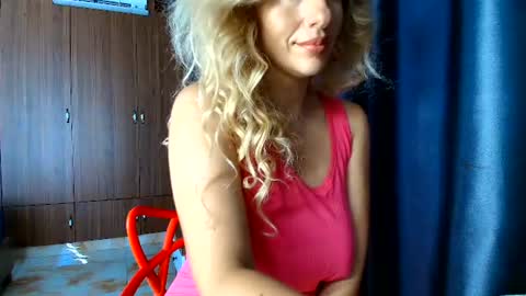 Snapshot of like_firebird chatting on June 17, 5:10 am Mia Onlyfans link - online show from June 17, 5:10 am