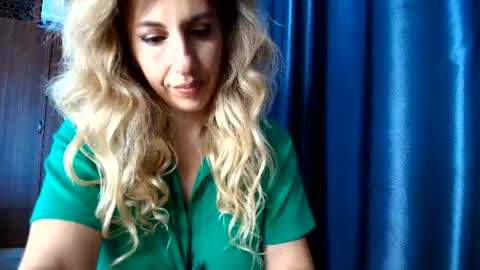 Snapshot of like_firebird chatting on June 30, 4:24 am Mia Onlyfans link - online show from June 30, 4:24 am