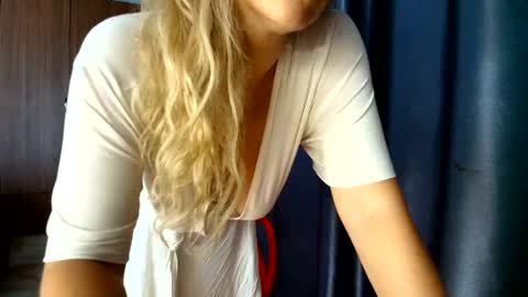 Snapshot of like_firebird chatting on August 3, 5:06 am Mia Onlyfans link - online show from August 3, 5:06 am