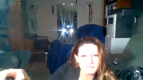 Snapshot of likerightnow chatting on April 19, 10:58 am likerightnow online show from April 19, 10:58 am