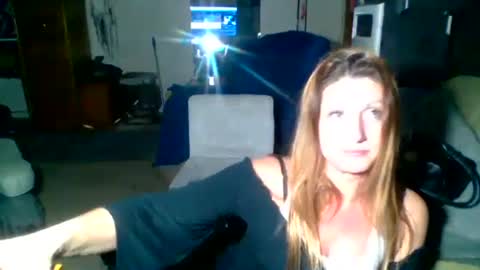 Snapshot of likerightnow chatting on May 1, 9:58 am likerightnow online show from May 1, 9:58 am