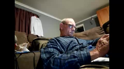 Snapshot of liketowatch1234529419 chatting on May 26, 12:01 pm liketowatch1234529419 online show from May 26, 12:01 pm