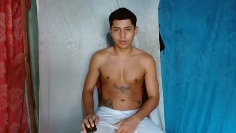 Snapshot of lil_condor_baby chatting on September 22, 9:39 pm lil_condor_baby online show from September 22, 9:39 pm