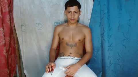 Snapshot of lil_condor_baby chatting on October 2, 12:28 am lil_condor_baby online show from October 2, 12:28 am