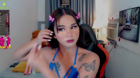 Snapshot of lil_fantacy chatting on December 3, 3:30 am LILY online show from December 3, 3:30 am