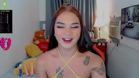 Snapshot of lil_fantacy chatting on December 11, 9:45 pm LILY online show from December 11, 9:45 pm