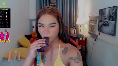 Snapshot of lil_fantacy chatting on December 19, 9:28 pm LILY online show from December 19, 9:28 pm