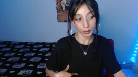 Snapshot of lil_lisaa chatting on February 1, 2:58 am Lisaa online show from February 1, 2:58 am