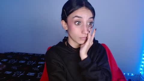 Snapshot of lil_lisaa chatting on March 6, 8:52 am Lisaa online show from March 6, 8:52 am