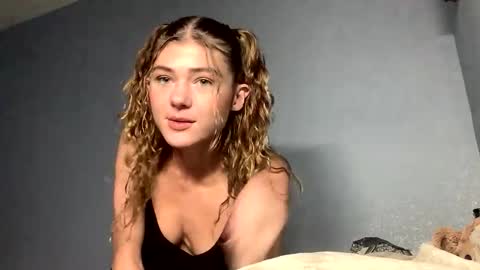 lil_luca online show from October 21, 1:17 am