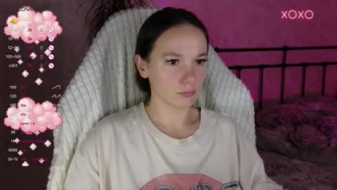 Snapshot of lil_luna_x chatting on November 18, 11:26 pm little moon online show from November 18, 11:26 pm