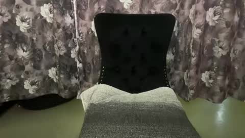 MOMMA LUV online show from November 1, 2:46 am