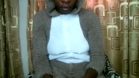 Snapshot of lil_paula chatting on April 19, 11:42 am serenity online show from April 19, 11:42 am
