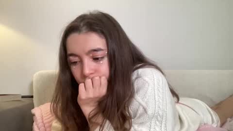 Snapshot of lil_pupsik chatting on February 12, 5:57 am Elina online show from February 12, 5:57 am