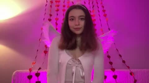 Snapshot of lil_pupsik chatting on February 14, 5:59 am Elina online show from February 14, 5:59 am