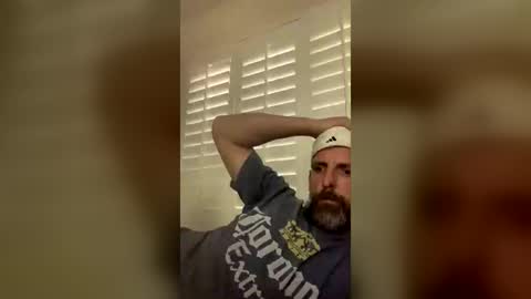 Snapshot of lil_ryno chatting on July 2, 10:38 pm lil_ryno online show from July 2, 10:38 pm