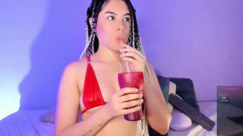 Lola online show from February 11, 1:10 am