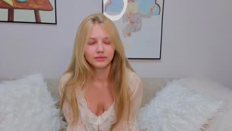 Emma online show from November 8, 10:26 am