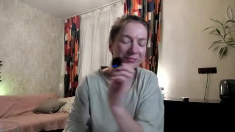 Snapshot of lil_uff chatting on April 7, 7:14 pm aka princessmaya online show from April 7, 7:14 pm