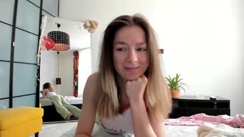 Snapshot of lil_uff chatting on May 5, 1:08 pm aka princessmaya online show from May 5, 1:08 pm