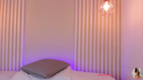 L I L A   online show from November 28, 3:31 am