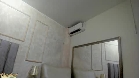 lila bailey  online show from November 5, 7:58 pm