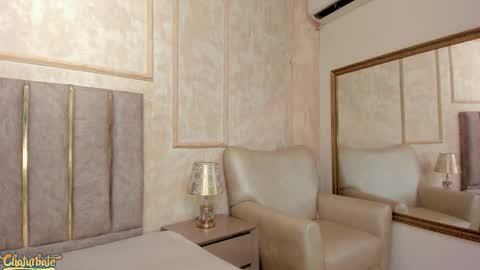 lila bailey  online show from November 15, 8:49 pm