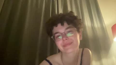 Snapshot of lilac_dreamsss chatting on May 20, 11:11 pm lilac_dreamsss online show from May 20, 11:11 pm